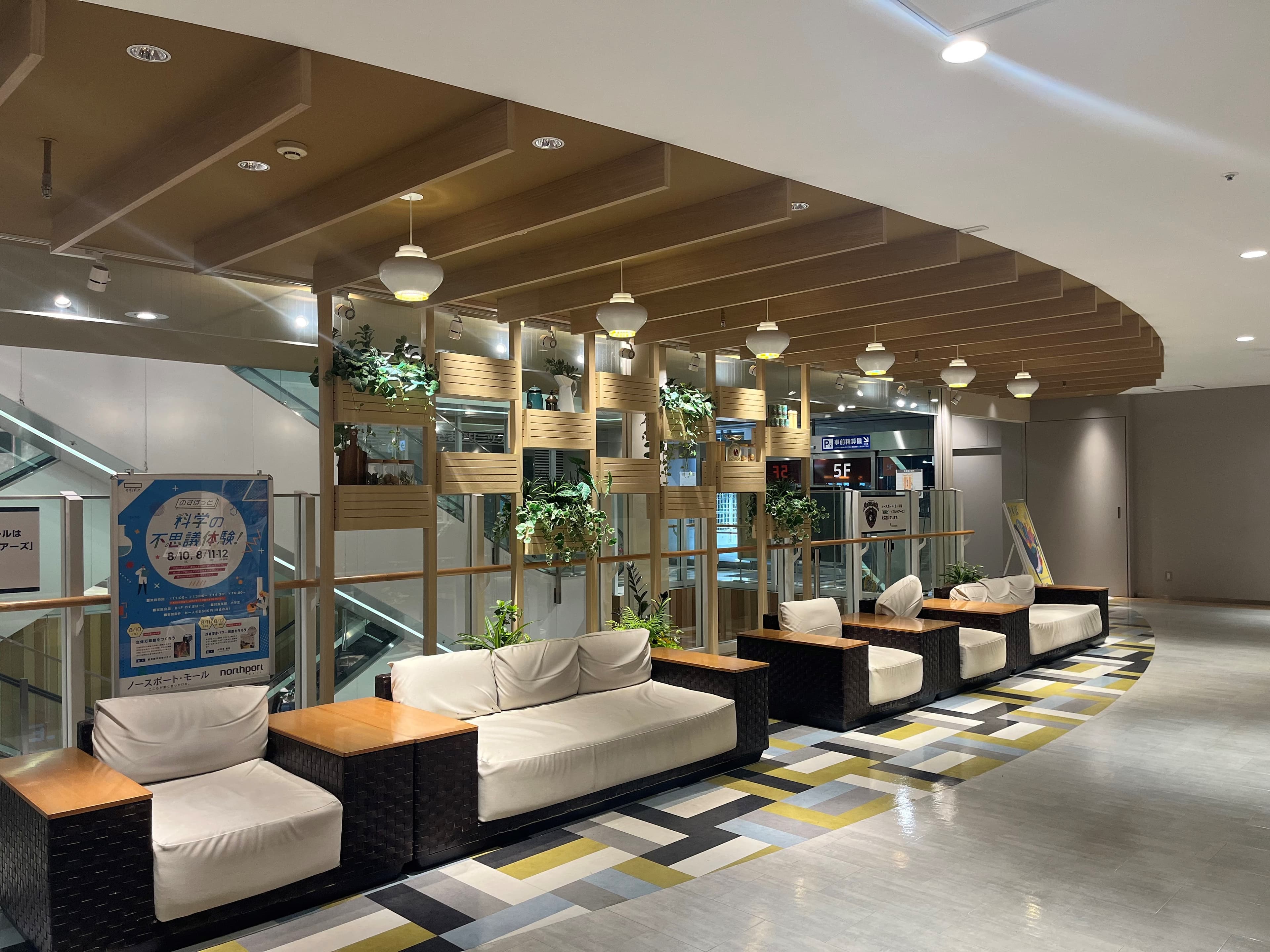 「5F-1区画(レストスペース)」ポップアップストアやプロモーションに適したエスカレーター前イベントスペース1