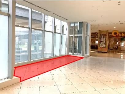 「⑭3F スカイコート横」ファミリー向けのプロモーションイベントや小規模物販に最適なフードコート前催事スペース