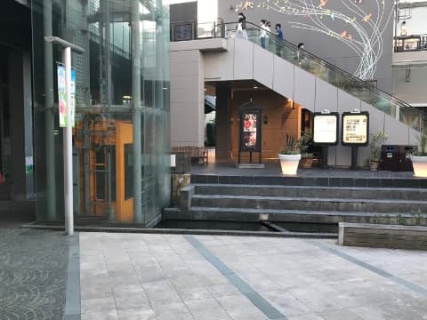 「⑨L通り Dスペース」キッチンカーや各種プロモーションに最適な通行客からの視認性の良いイベントスペース1