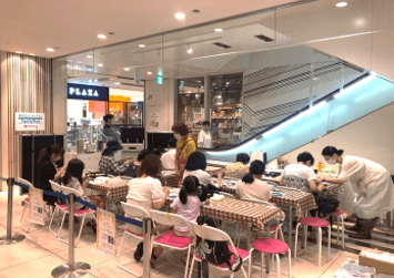 「①1F 上りエスカレーター横」ポップアップ、展示やPRイベントに適した視認性・訴求力の高いスペース1