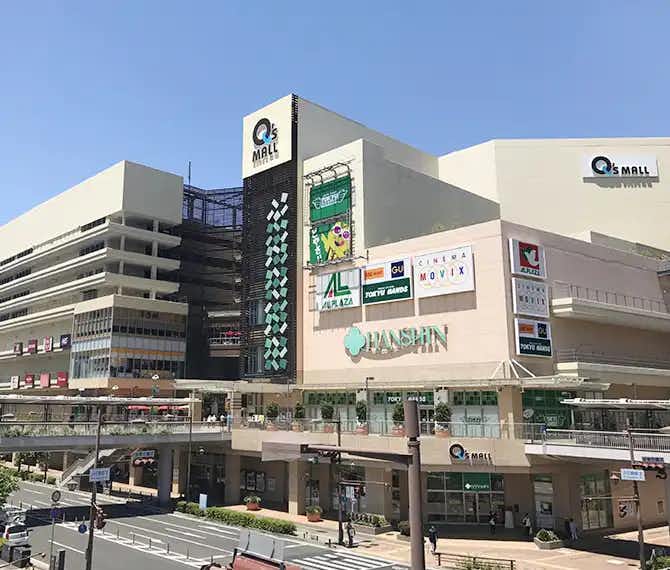 あまがさきキューズモール【メディア】「③ポスター付きチラシラック」2