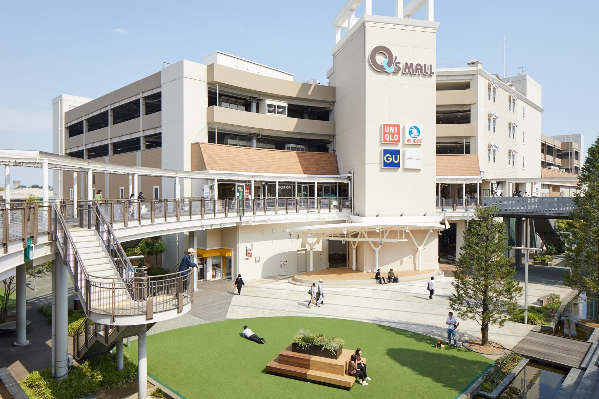 みのおキューズモール【メディア】「②CENTER1~5階 オートスロープ」1