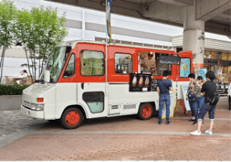 「②1F セントラルスクエア前中央(CS前中央)」屋根下で四方から通行客に視認されやすい食物販やPRプロモーション向けの人気イベントスペース2