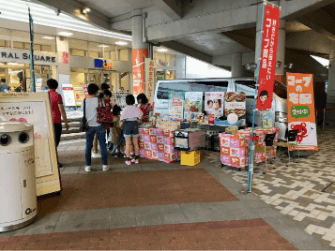 「③1F セントラルスクエア前 西(CS前 西)」食品スーパー出入口近くの食物販やキッチンカー、PRプロモーションに適したイベントスペース2