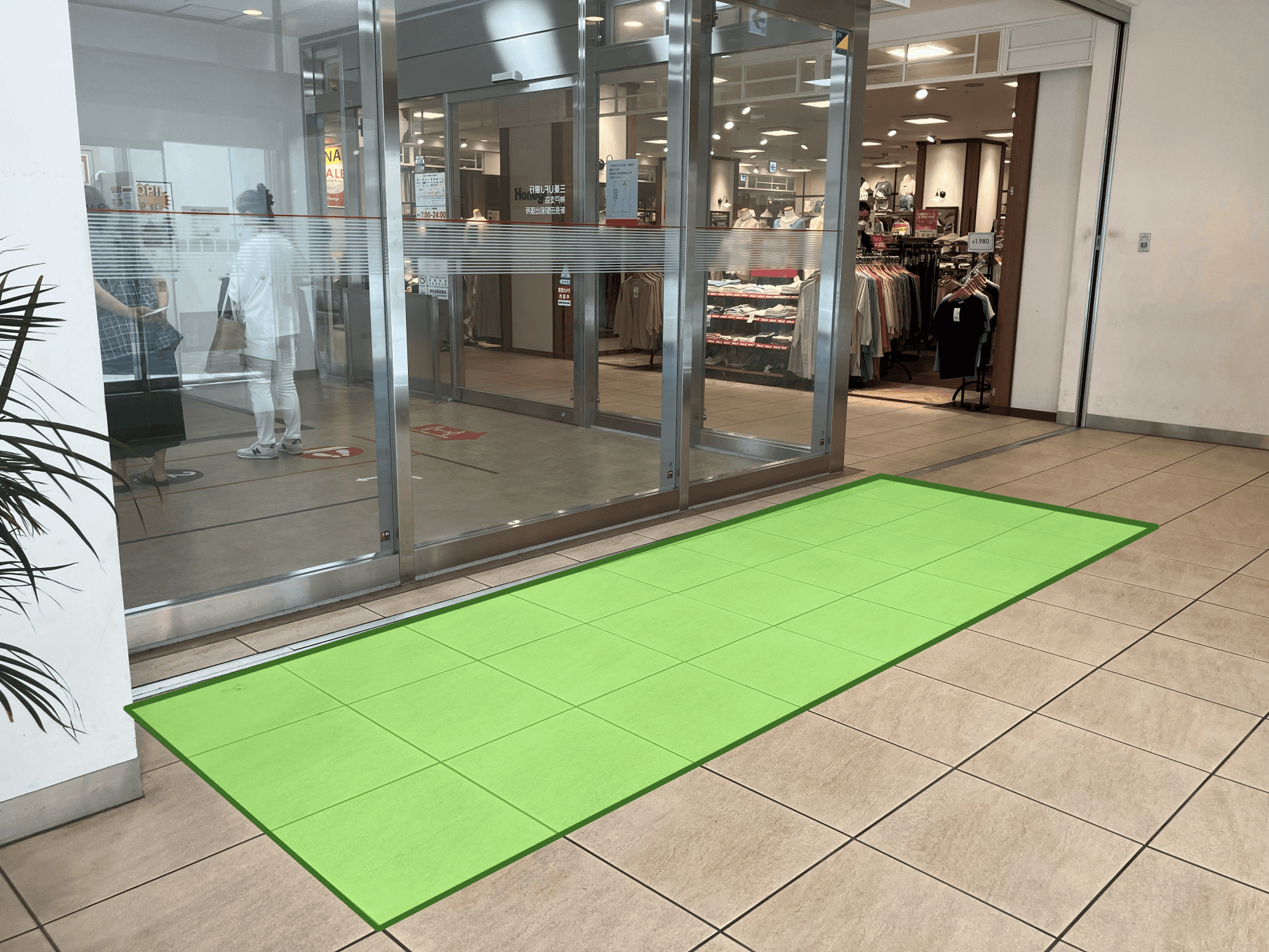 「1F 南西出入口 」新長田一番商店街方面の出入口横!ポップアップストアやPRイベントに最適な視認性の高いイベントスペース