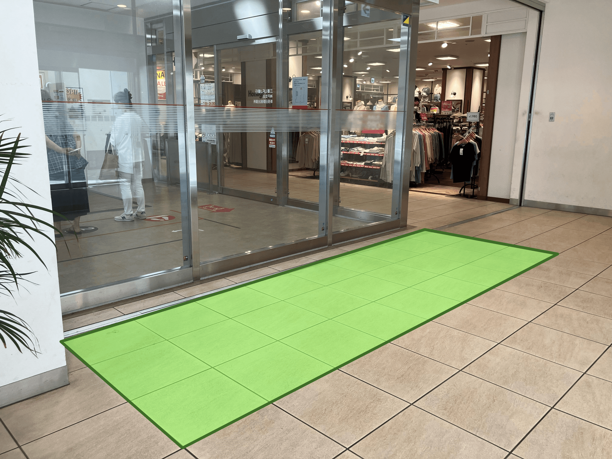 「1F 南西出入口 」新長田一番商店街方面の出入口横!ポップアップストアやPRイベントに最適な視認性の高いイベントスペース